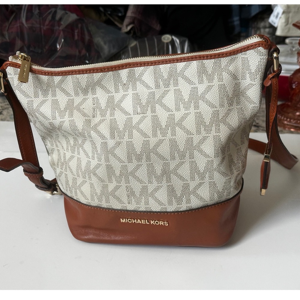 Michael Kors Signature Monogram Crossbody Bag Vanilla Acorn Brown Gold Tone